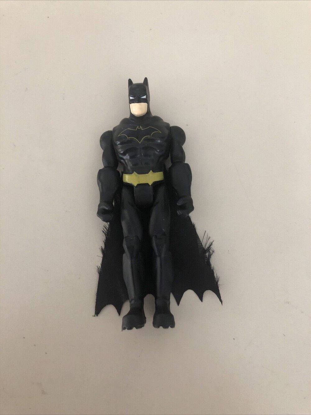 Batman DC Batman 4" Action Figure with‎ cape limbs move